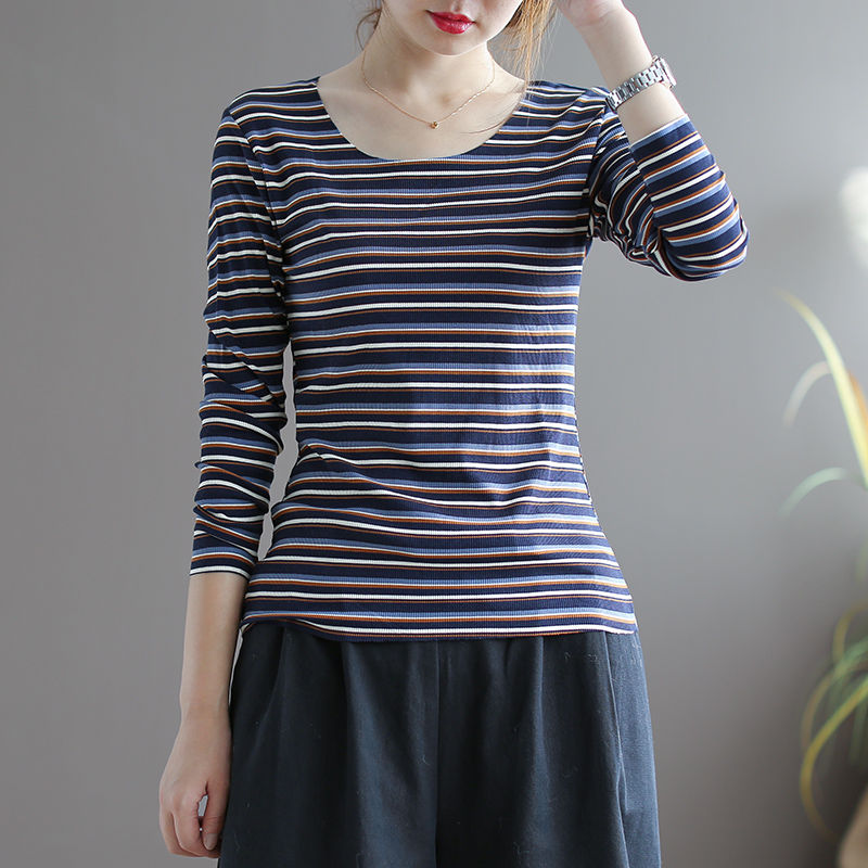 个子矮的女人有福了!用这些棉麻小衫配短外套，美的就是与众不同