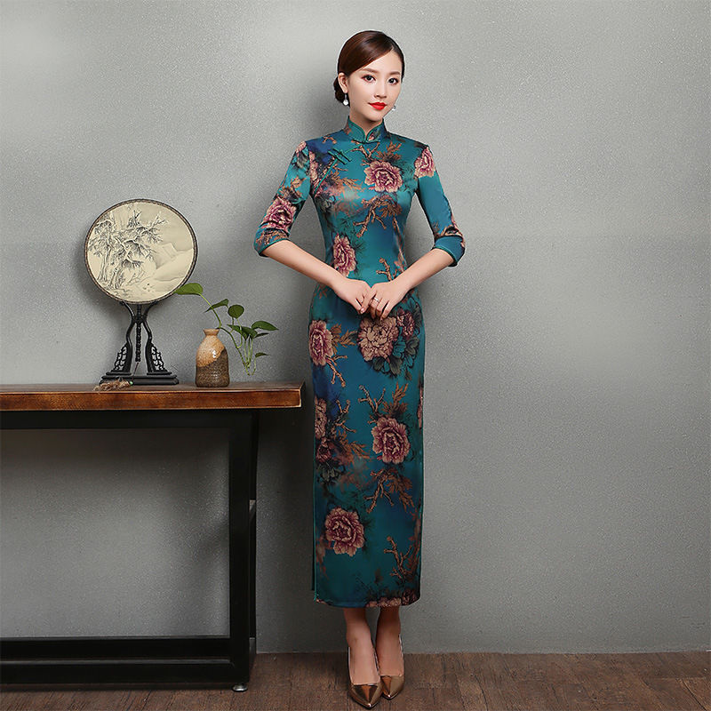 终于等到你，高贵优雅的中国风旗袍装，比出水芙蓉还美