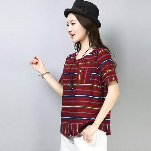 过了40岁女人，别太土，多穿这样的T恤，显瘦有气质