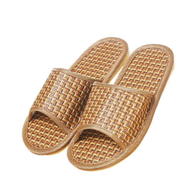 高跟鞋、豆豆鞋、不如一双平底凉拖舒适，时髦轻盈解放双脚