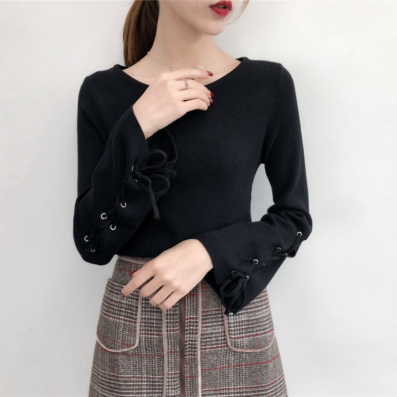 本以为小姨穿上阔腿裤已够时髦了，没想到配这小衫，美的倾国倾城