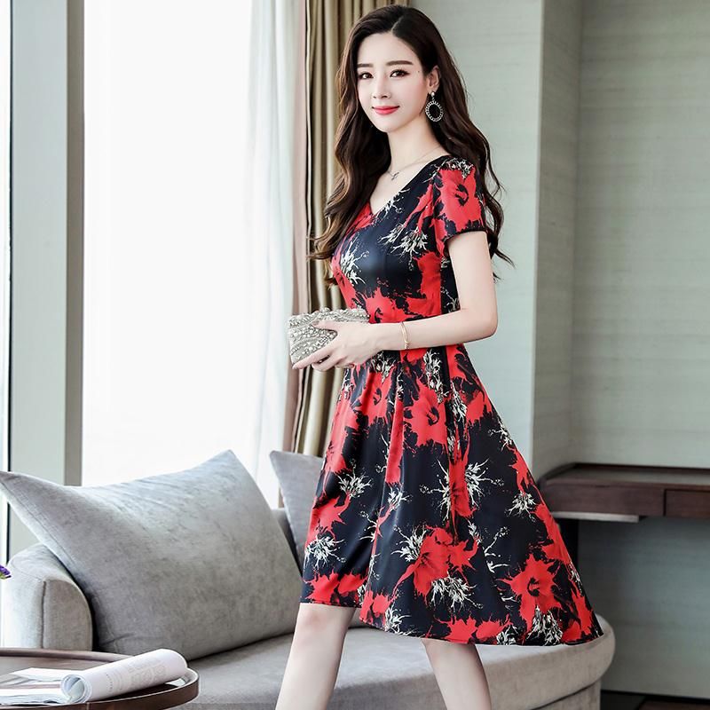 别傻傻买棉绸裙了!7月新出的真丝裙，上身洋气高贵女人味