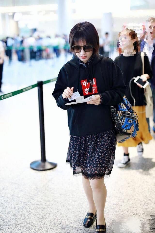 这次换谢娜给吴昕上课了，要想显高她就不能这样穿!