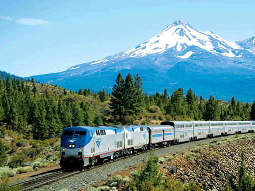 各国列车的特点：印度是最赚钱的，俄罗斯是最舒适的，中国是这样