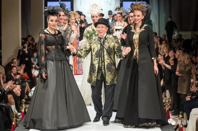 俄罗斯足球队借过，轮到时尚军团上场了|会玩