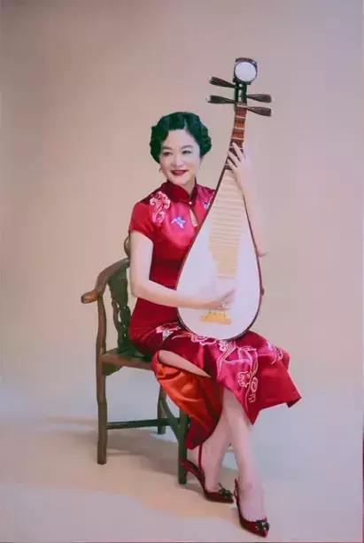 有些女星一点不输张曼玉，穿着旗袍，更有种独特的味道！