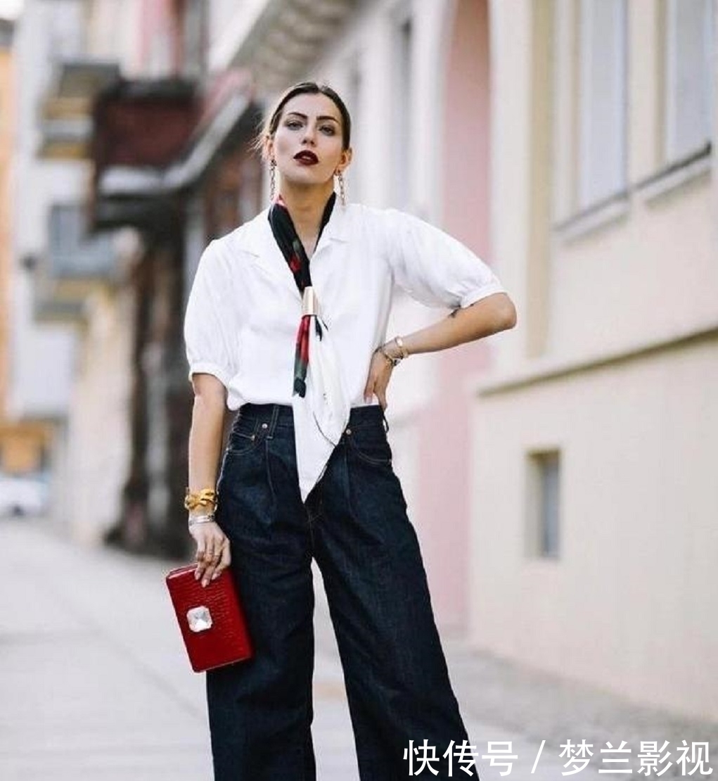 {"a":"h"50岁女人穿衣不显老,这3条“穿衣法则”要牢记,更显时髦年轻哦