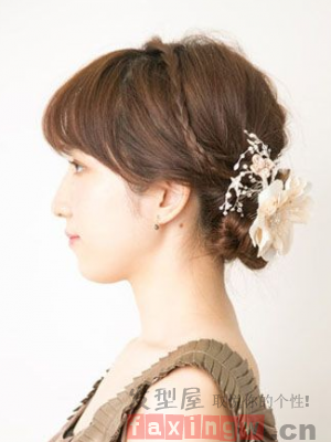 韩式发髻编发图解 简约优雅更显大气