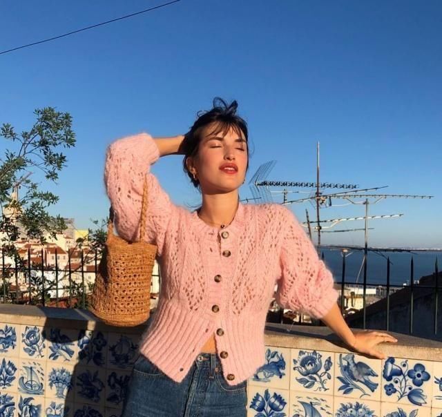  尽显：开衫+牛仔裤这样穿,时髦好看又清新柔美,尽显品味气质