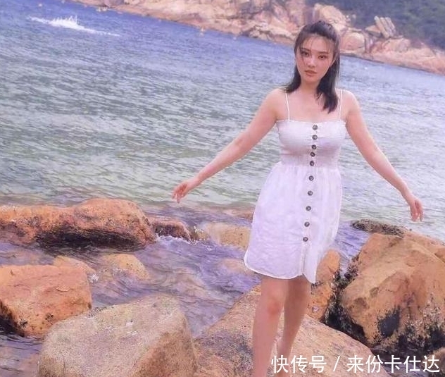 『 大胆』豹纹裙配渔网袜还穿恨天高,一般人不敢穿!,“大嫂”徐冬冬真大胆