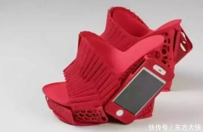 外媒选出六双时尚界最奇葩的高跟鞋,网友:没有勇气敢穿