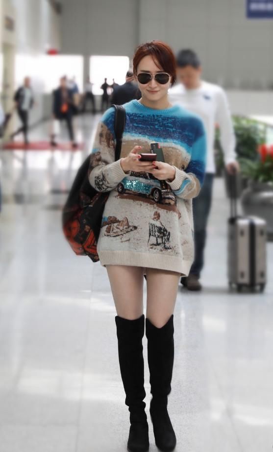 39岁胡静玩起下衣失踪一点不输19岁少女，大长腿胜过关晓彤！