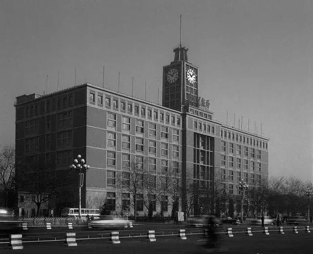 从教堂洋楼到鸟巢大裤衩：我们画了史上最全的“北京洋建筑地图”