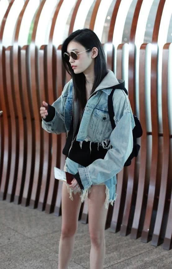 奚梦瑶粉底不花钱，白到掉进面缸里！