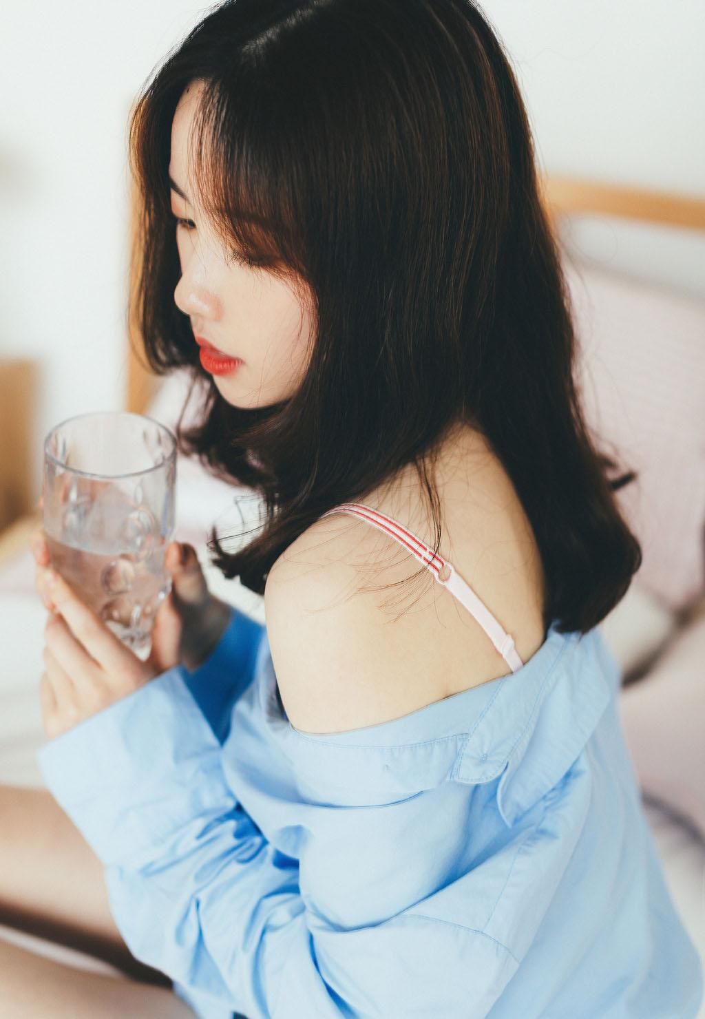 惹火尤物美女小露内衣性感私房诱惑图片