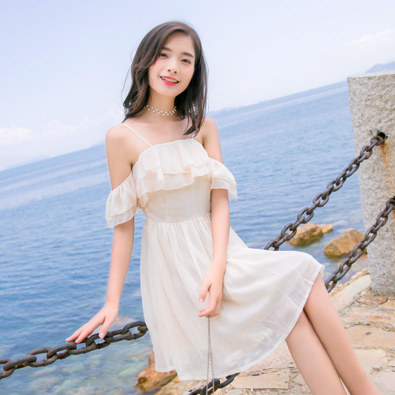 一饱眼福!女人穿这“流氓裙”去海边，说真的，完全被惊艳到