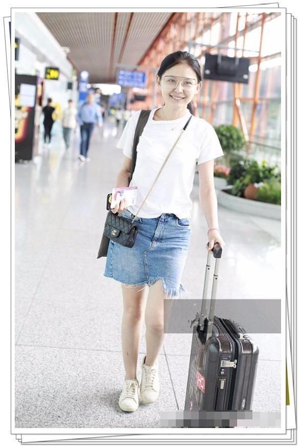 热依扎这才叫真素颜，连眉毛都不画，简直是娱乐圈的一股清流!