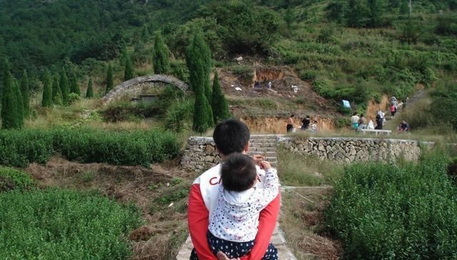  无子富：农村老人说“有儿贫不久，无子富不长”，啥意思，现在
