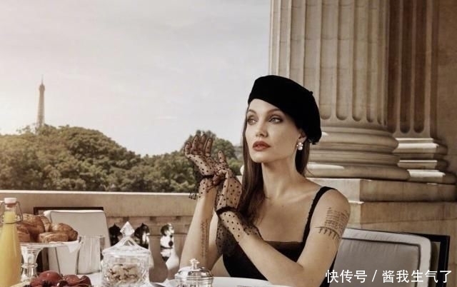 丰满@45岁身材回归丰满,不愧是“好莱坞性感女神”,皮特前妻拍摄大片