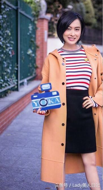 朱茵近态丰腴，一袭半身裙重回当年风韵，网友:周星驰会后悔吗?