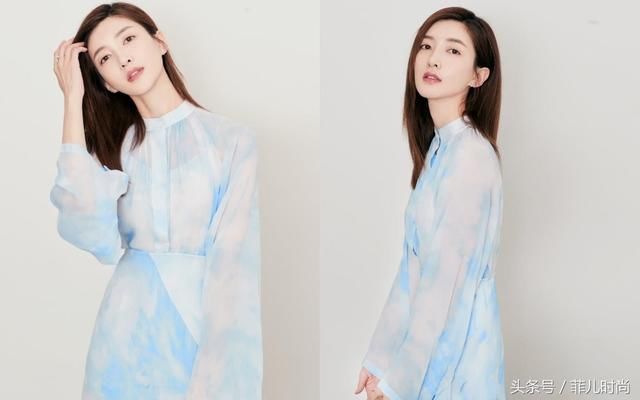 江疏影还真是会搭，雪纺白衬衫配蓝短裤，暴露了一双惊艳长腿！