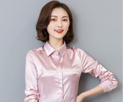  「迷人」衣服在“精”不在多,新出“打春”小衫,上身气质高雅特迷人
