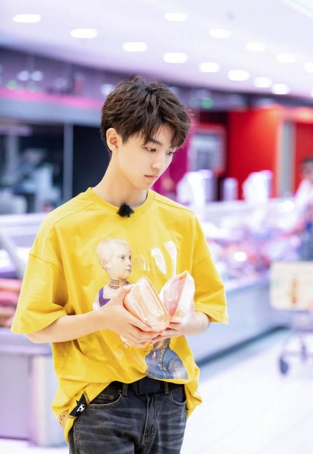 毕滢回应出轨事件又不是我，王俊凯忙于工作两年没有回家