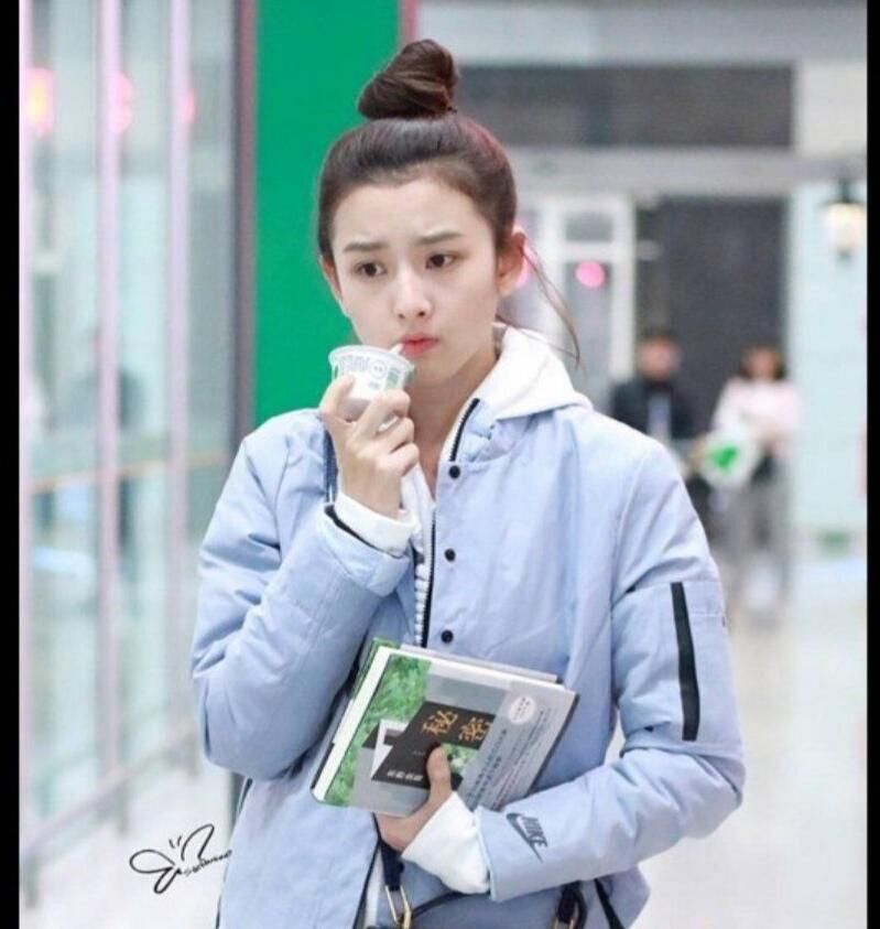 终于知道宋祖儿为啥不剪刘海了，差别太大，果然鹅蛋脸不适合刘海