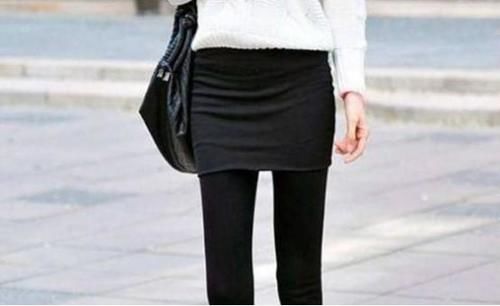 这样穿着打底裤，真的是太丑了，最好注意一下！