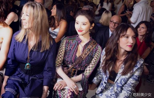 渔网穿在腿上算什么，景甜直接当裙子穿才疯狂，网友:这勇气满分