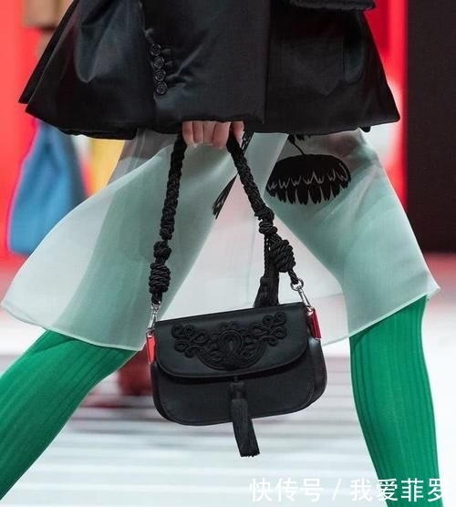 『时装周』2020秋冬时装周:玩转性别印象,Prada展现女性的强大力量