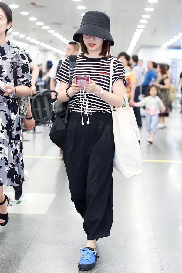 夏日想要清爽出行，pick条纹T恤+阔腿裤，尽显年轻活力！