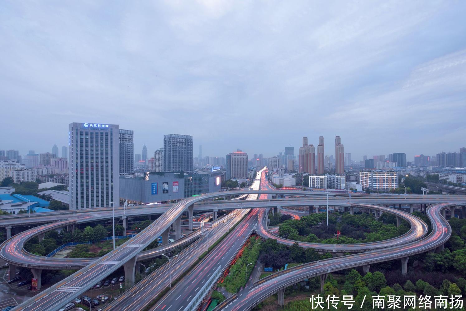 我国最“凌乱”的三条高架桥, 第二个在中部, 第一在重庆