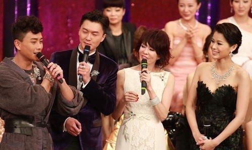 杜琪峰@无绯闻可炒,黄浩然入圈24年只混个眼熟,这“衰星”命没大师能破