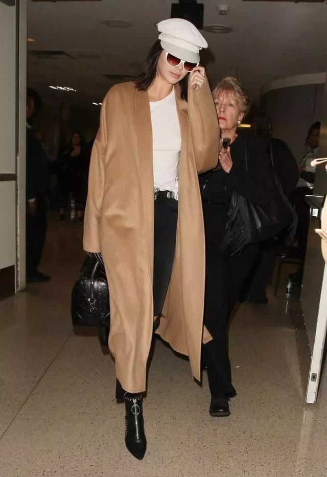 慵懒甜美超酷girl，卡戴珊家金小妹!