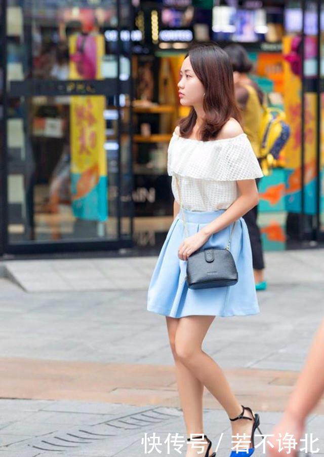  『蓝色』街拍，妆容精致的美女，蓝色短裙女孩透出优雅之美