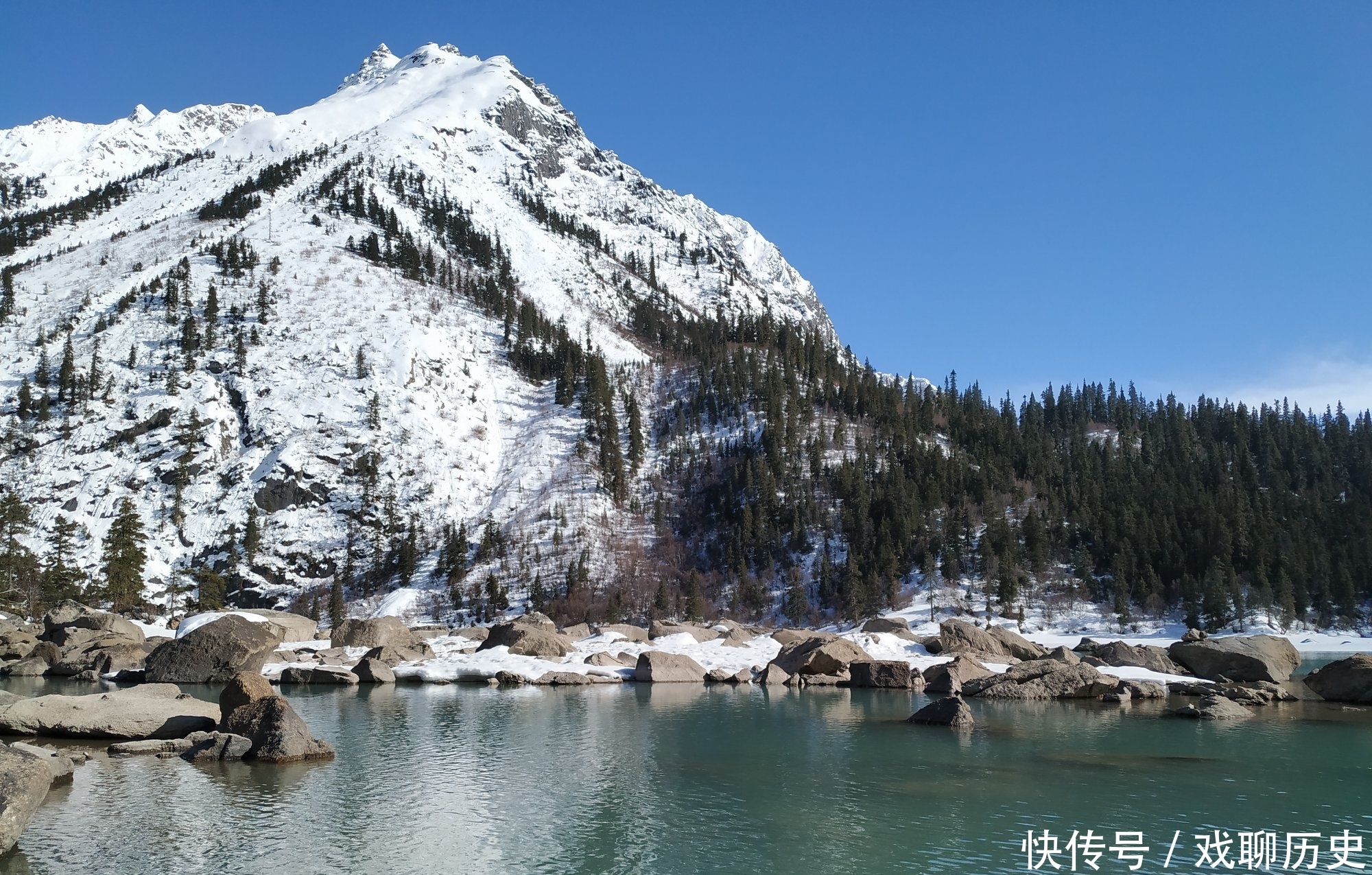 雅鲁藏布江的源头，西藏然乌湖