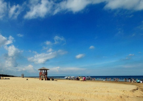 中国最低调的海滨城市，景色不输三亚，物价低，海鲜也便宜