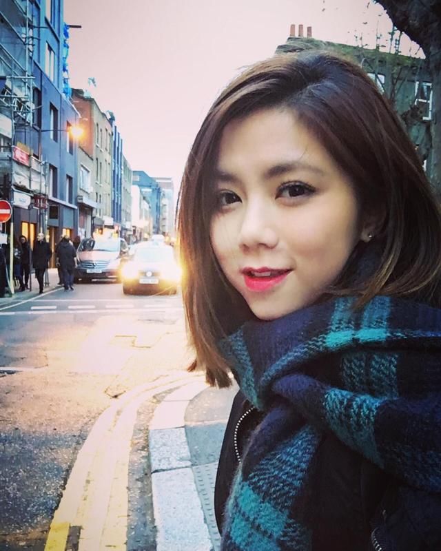 邓紫棋真够猛的!穿短的裙子上台就不怕走光?网友:画面不堪入目!