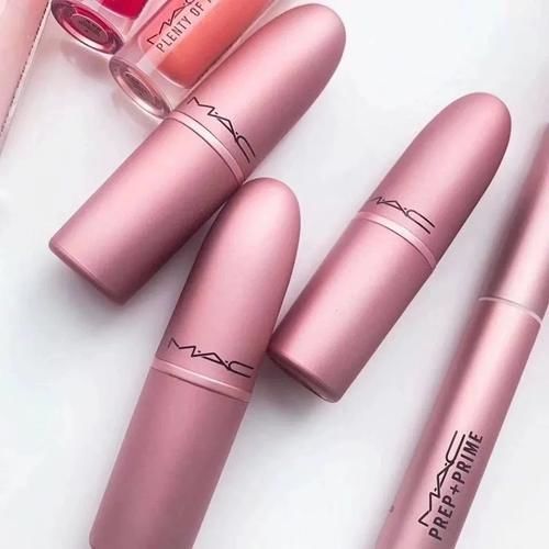  『春天』樱花粉“暴击”来袭，10款樱花系彩妆承包整个春天！