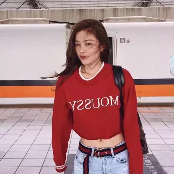 42岁冻龄“阿姨”颜值吊打未成年，“美少女”究竟吃了什么仙丹？