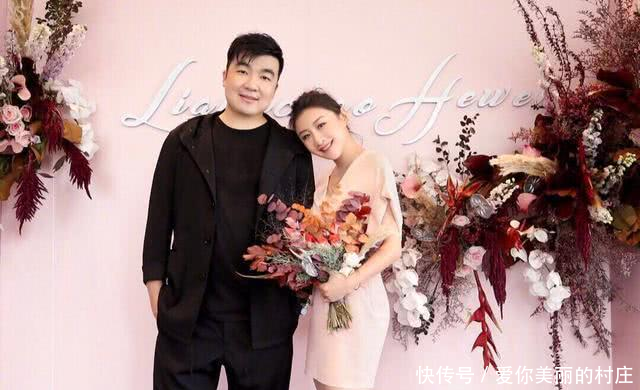 「不易」何雯娜晒日常感叹带娃不易，女儿开怀大笑像极了爸爸梁超