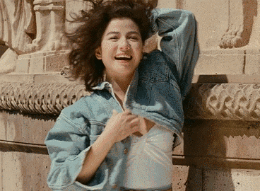  「圈粉」身材矮小样貌平平，158cm亚裔博主凭借一衣多穿，圈粉小个子