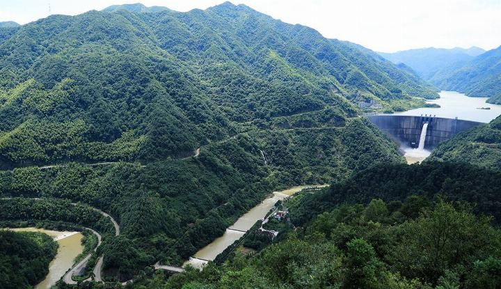 利奇马台风后，水库泄洪，第一次看见