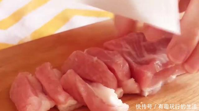 「鲜香」醇香酥肉的美味做法,色泽金黄,鲜香脆爽,喜欢肉食的您不容错过