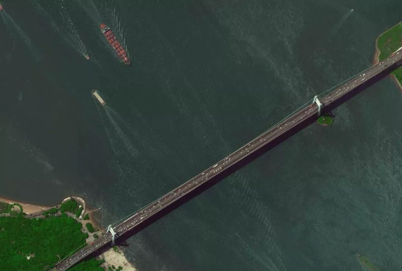  卫星：礼拜天松山湖上露天厕所注意天上 美国低轨道卫星拍东莞高