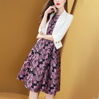 不敢相信，年过40老婆，穿上这种秋装，简直年轻十几岁，真会穿