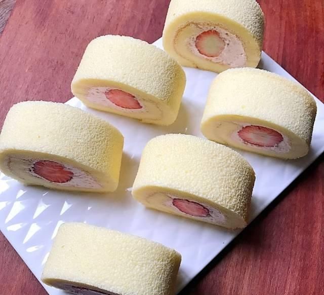 「蛋糕」都说草莓是为甜品而生,那就做个草莓蛋糕卷留住这份甜蜜的回忆