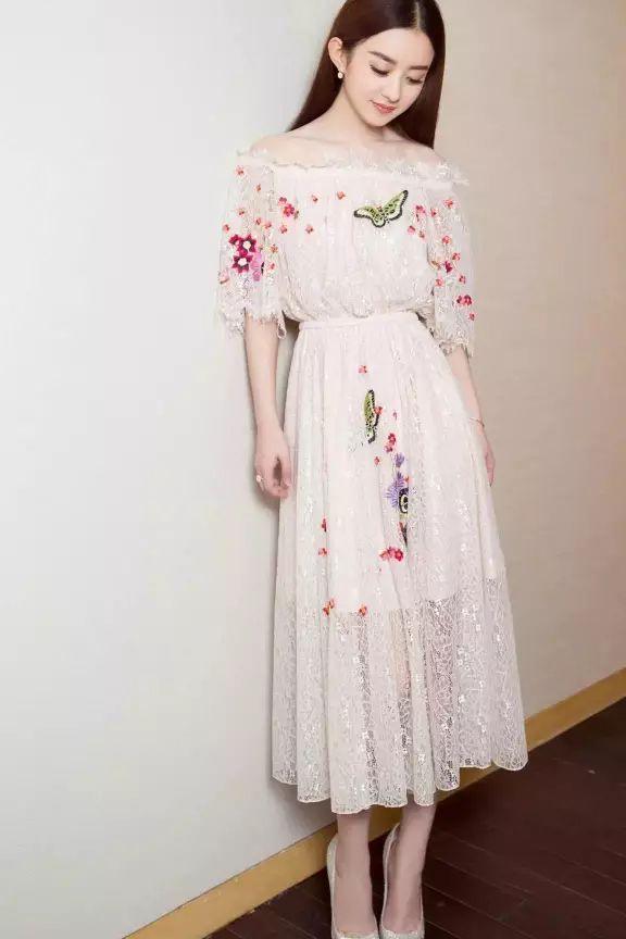 女星穿高跟鞋:第一位美艳,第二位走路难,唯独她让人直呼受不了