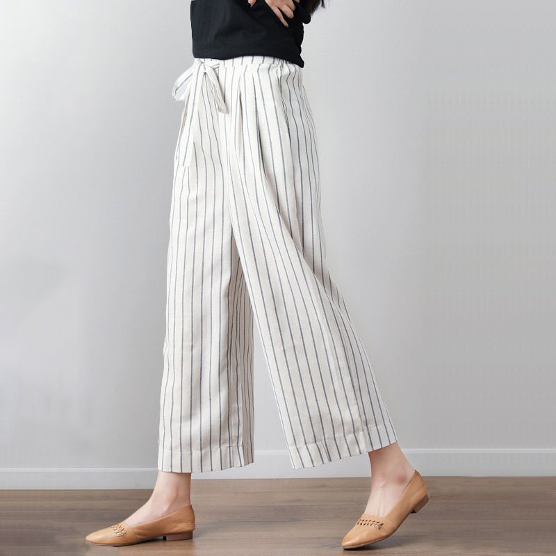 外出游玩穿裙子不方便!试试这样的小衫+棉麻裤，清凉透气超嫩美